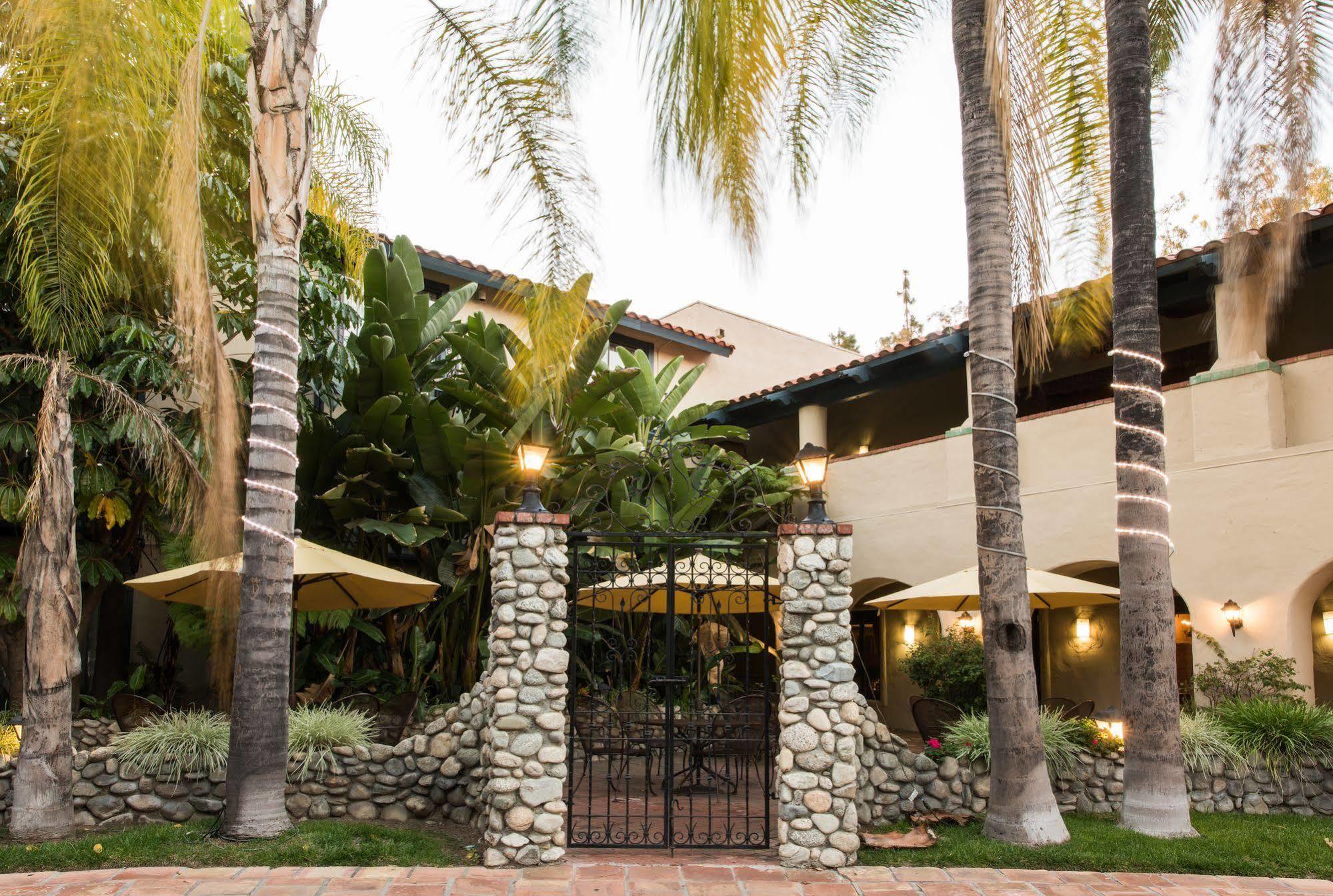 Vanllee Hotel Covina Esterno foto