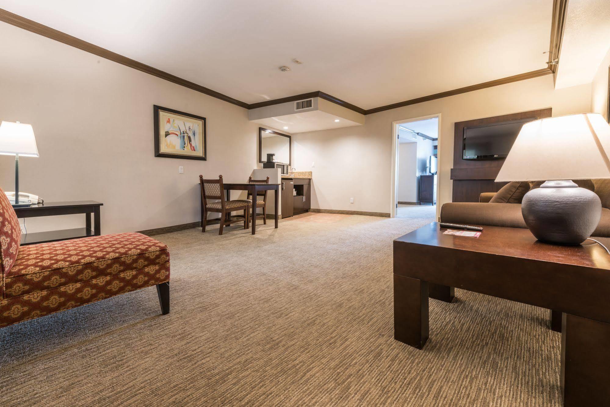 Vanllee Hotel Covina Esterno foto